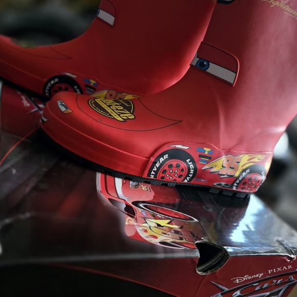 Western Chief Kids Lightning McQueen Red Rain Boots - Picture 6 of 10